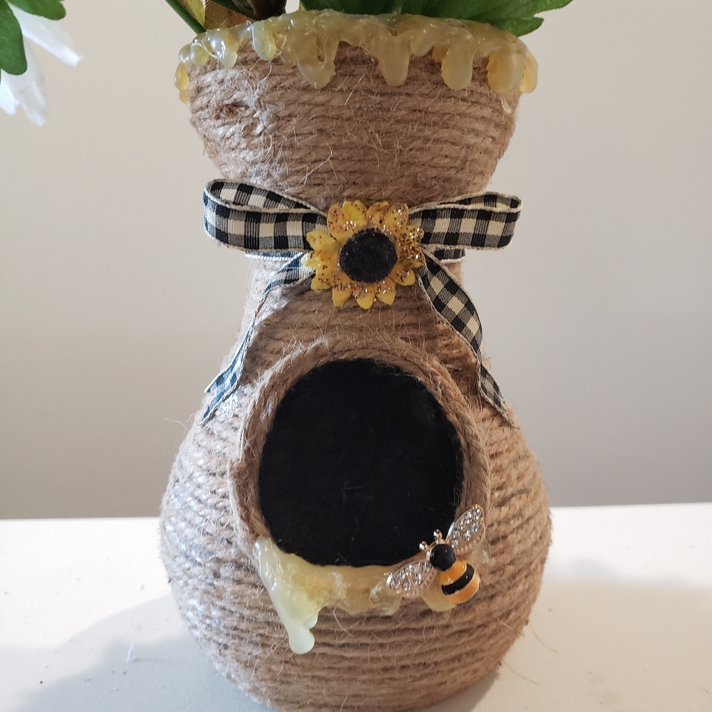 bee decor , bee skep vase - Picture 2 of 5